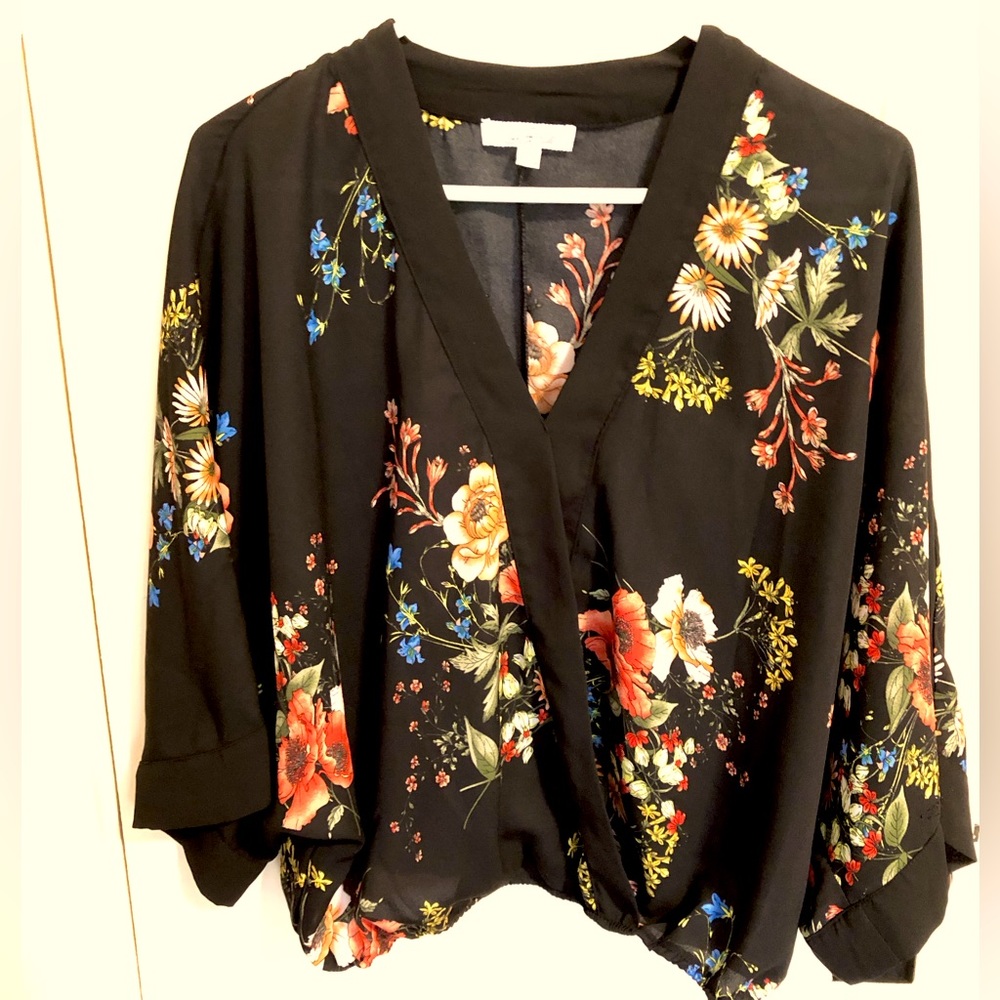 Dramatic Kimono sleeve blouson top XL in black with multicolor flowers